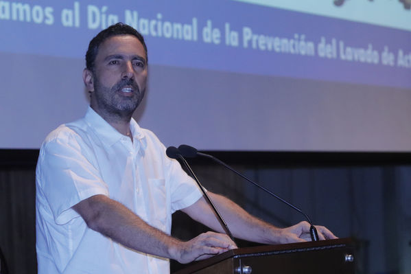 Día de la Prevención del Lavado de Activos
Día de la Prevención del Lavado de Activos
Fecha: Noviembre 2 de 2017
Para descargar esta fotografía en alta resolución, haga clic sobre la imagen hasta que la misma se despliegue en la pantalla completa; luego dé clic derecho y elija la opción "guardar imagen como". 
En caso de publicación por cualquier medio, solicitamos acompañarla del crédito: "Foto EPM"
Palabras clave: Día de la Prevención del Lavado de Activos