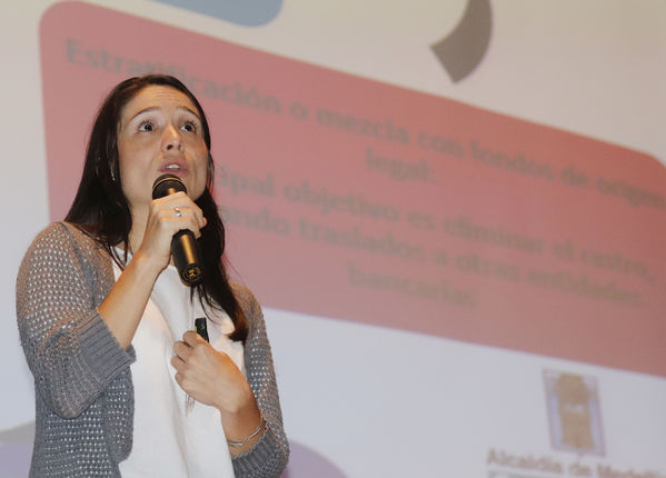 Día de la Prevención del Lavado de Activos
Día de la Prevención del Lavado de Activos
Fecha: Noviembre 2 de 2017
Para descargar esta fotografía en alta resolución, haga clic sobre la imagen hasta que la misma se despliegue en la pantalla completa; luego dé clic derecho y elija la opción "guardar imagen como". 
En caso de publicación por cualquier medio, solicitamos acompañarla del crédito: "Foto EPM"
Palabras clave: Día de la Prevención del Lavado de Activos
