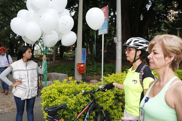 Programa "En bici al trabajo"
Programa "En bici al trabajo"
Fecha: Agosto 14 de 2017
Para descargar esta fotografía en alta resolución, haga clic sobre la imagen hasta que la misma se despliegue en la pantalla completa; luego dé clic derecho y elija la opción "guardar imagen como". 
En caso de publicación por cualquier medio, solicitamos acompañarla del crédito: "Foto EPM"
Palabras clave: Programa "En bici al trabajo"