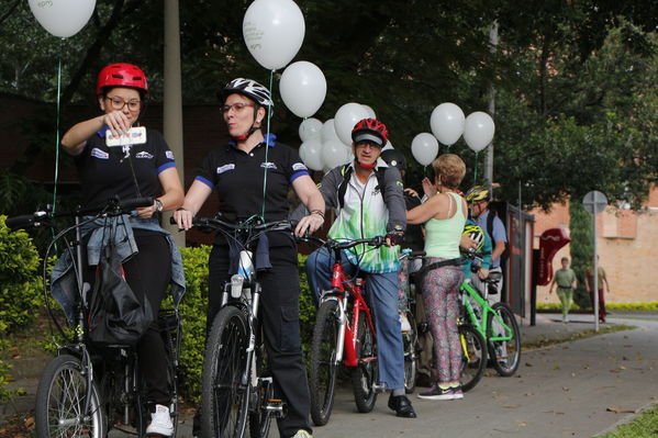 Programa "En bici al trabajo"
Programa "En bici al trabajo"
Fecha: Agosto 14 de 2017
Para descargar esta fotografía en alta resolución, haga clic sobre la imagen hasta que la misma se despliegue en la pantalla completa; luego dé clic derecho y elija la opción "guardar imagen como". 
En caso de publicación por cualquier medio, solicitamos acompañarla del crédito: "Foto EPM"
Palabras clave: Programa "En bici al trabajo"