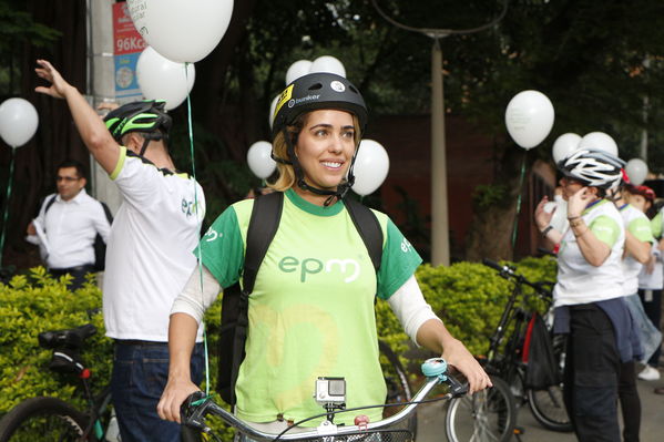 Programa "En bici al trabajo"
Programa "En bici al trabajo"
Fecha: Agosto 14 de 2017
Para descargar esta fotografía en alta resolución, haga clic sobre la imagen hasta que la misma se despliegue en la pantalla completa; luego dé clic derecho y elija la opción "guardar imagen como". 
En caso de publicación por cualquier medio, solicitamos acompañarla del crédito: "Foto EPM"
Palabras clave: Programa "En bici al trabajo"