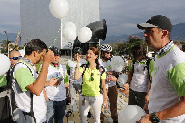Programa "En bici al trabajo"
Programa "En bici al trabajo"
Fecha: Agosto 14 de 2017
Para descargar esta fotografía en alta resolución, haga clic sobre la imagen hasta que la misma se despliegue en la pantalla completa; luego dé clic derecho y elija la opción "guardar imagen como". 
En caso de publicación por cualquier medio, solicitamos acompañarla del crédito: "Foto EPM"
Palabras clave: Programa "En bici al trabajo"