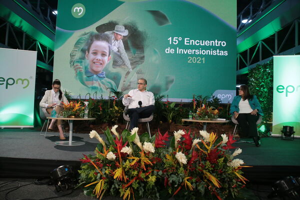 15 Encuentro Inversionistas 2021 
15 Encuentro Inversionistas 2021. 
Fecha: 13 Mayo 2021
Para descargar esta fotografía en alta resolución, haga clic sobre la imagen hasta que la misma se despliegue en la pantalla completa; luego dé clic derecho y elija la opción "guardar imagen como". 
En caso de publicación por cualquier medio, solicitamos acompañarla del crédito: "Foto EPM"
Palabras clave: 15 Encuentro Inversionistas 2021