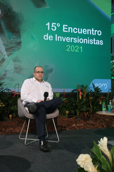 15 Encuentro Inversionistas 2021 
15 Encuentro Inversionistas 2021. 
Fecha: 13 Mayo 2021
Para descargar esta fotografía en alta resolución, haga clic sobre la imagen hasta que la misma se despliegue en la pantalla completa; luego dé clic derecho y elija la opción "guardar imagen como". 
En caso de publicación por cualquier medio, solicitamos acompañarla del crédito: "Foto EPM"
Palabras clave: 15 Encuentro Inversionistas 2021