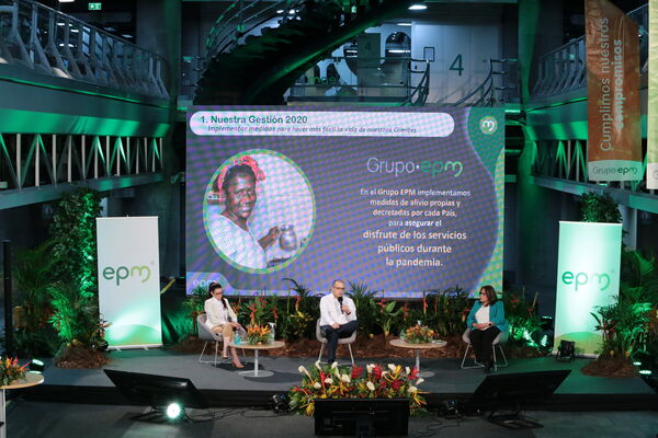 15 Encuentro Inversionistas 2021 
15 Encuentro Inversionistas 2021. 
Fecha: 13 Mayo 2021
Para descargar esta fotografía en alta resolución, haga clic sobre la imagen hasta que la misma se despliegue en la pantalla completa; luego dé clic derecho y elija la opción "guardar imagen como". 
En caso de publicación por cualquier medio, solicitamos acompañarla del crédito: "Foto EPM"
Palabras clave: 15 Encuentro Inversionistas 2021