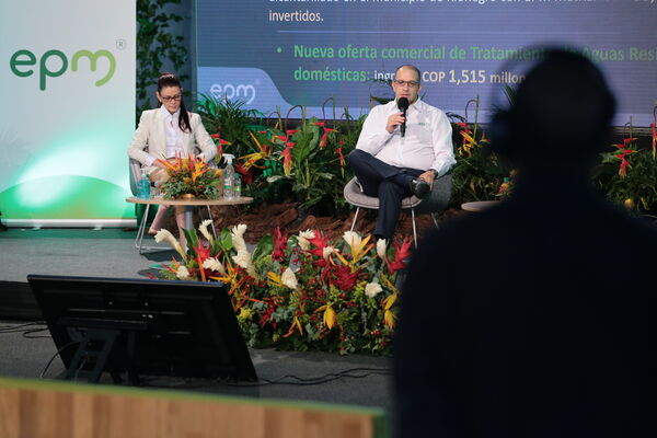 15 Encuentro Inversionistas 2021 
15 Encuentro Inversionistas 2021. 
Fecha: 13 Mayo 2021
Para descargar esta fotografía en alta resolución, haga clic sobre la imagen hasta que la misma se despliegue en la pantalla completa; luego dé clic derecho y elija la opción "guardar imagen como". 
En caso de publicación por cualquier medio, solicitamos acompañarla del crédito: "Foto EPM"
Palabras clave: 15 Encuentro Inversionistas 2021