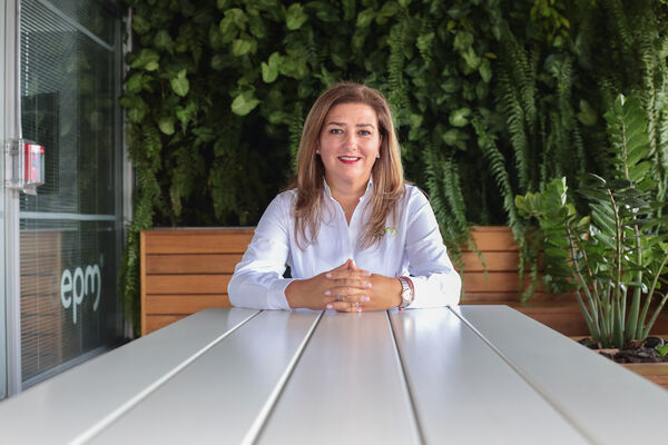 Secretaria General EPM María Cristina Toro
Secretaria General EPM María Cristina Toro 
Fecha: 13 Mayo 2021
Para descargar esta fotografía en alta resolución, haga clic sobre la imagen hasta que la misma se despliegue en la pantalla completa; luego dé clic derecho y elija la opción "guardar imagen como". 
En caso de publicación por cualquier medio, solicitamos acompañarla del crédito: "Foto EPM"
Palabras clave: Secretaria General EPM María Cristina Toro