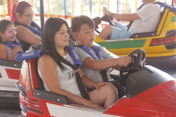 Día de la Familia EPM 2017
Día de la Familia EPM 2017
Fecha: Julio 16 de 2017
Para descargar esta fotografía en alta resolución, haga clic sobre la imagen hasta que la misma se despliegue en la pantalla completa; luego dé clic derecho y elija la opción "guardar imagen como". 
En caso de publicación por cualquier medio, solicitamos acompañarla del crédito: "Foto EPM"
Palabras clave: Día Familia EPM 2017