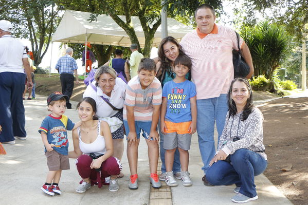 Día de la Familia EPM 2017
Día de la Familia EPM 2017
Fecha: Julio 16 de 2017
Para descargar esta fotografía en alta resolución, haga clic sobre la imagen hasta que la misma se despliegue en la pantalla completa; luego dé clic derecho y elija la opción "guardar imagen como". 
En caso de publicación por cualquier medio, solicitamos acompañarla del crédito: "Foto EPM"
Palabras clave: Día Familia EPM 2017