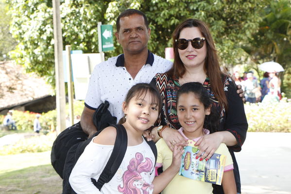 Día de la Familia EPM 2017
Día de la Familia EPM 2017
Fecha: Julio 16 de 2017
Para descargar esta fotografía en alta resolución, haga clic sobre la imagen hasta que la misma se despliegue en la pantalla completa; luego dé clic derecho y elija la opción "guardar imagen como". 
En caso de publicación por cualquier medio, solicitamos acompañarla del crédito: "Foto EPM"
Palabras clave: Día Familia EPM 2017