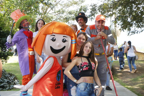 Día de la Familia EPM 2017
Día de la Familia EPM 2017
Fecha: Julio 16 de 2017
Para descargar esta fotografía en alta resolución, haga clic sobre la imagen hasta que la misma se despliegue en la pantalla completa; luego dé clic derecho y elija la opción "guardar imagen como". 
En caso de publicación por cualquier medio, solicitamos acompañarla del crédito: "Foto EPM"
Palabras clave: Día Familia EPM 2017