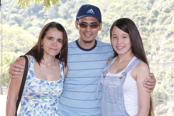 Día de la Familia EPM 2017
Día de la Familia EPM 2017
Fecha: Julio 16 de 2017
Para descargar esta fotografía en alta resolución, haga clic sobre la imagen hasta que la misma se despliegue en la pantalla completa; luego dé clic derecho y elija la opción "guardar imagen como". 
En caso de publicación por cualquier medio, solicitamos acompañarla del crédito: "Foto EPM"
Palabras clave: Día Familia EPM 2017