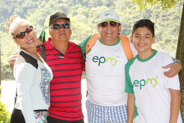 Día de la Familia EPM 2017
Día de la Familia EPM 2017
Fecha: Julio 16 de 2017
Para descargar esta fotografía en alta resolución, haga clic sobre la imagen hasta que la misma se despliegue en la pantalla completa; luego dé clic derecho y elija la opción "guardar imagen como". 
En caso de publicación por cualquier medio, solicitamos acompañarla del crédito: "Foto EPM"
Palabras clave: Día Familia EPM 2017