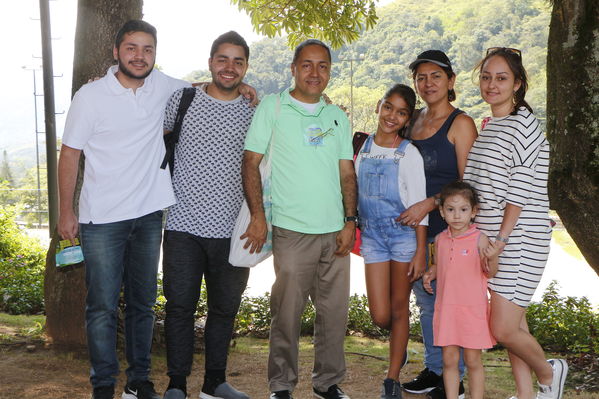 Día de la Familia EPM 2017
Día de la Familia EPM 2017
Fecha: Julio 16 de 2017
Para descargar esta fotografía en alta resolución, haga clic sobre la imagen hasta que la misma se despliegue en la pantalla completa; luego dé clic derecho y elija la opción "guardar imagen como". 
En caso de publicación por cualquier medio, solicitamos acompañarla del crédito: "Foto EPM"
Palabras clave: Día Familia EPM 2017