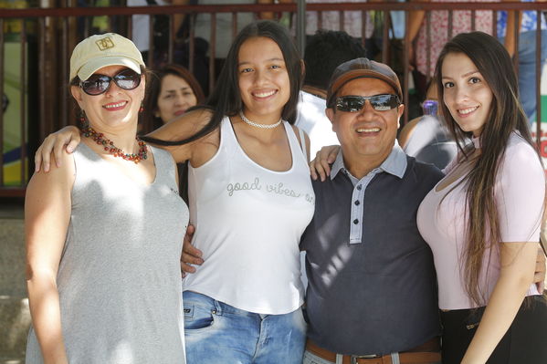 Día de la Familia EPM 2017
Día de la Familia EPM 2017
Fecha: Julio 16 de 2017
Para descargar esta fotografía en alta resolución, haga clic sobre la imagen hasta que la misma se despliegue en la pantalla completa; luego dé clic derecho y elija la opción "guardar imagen como". 
En caso de publicación por cualquier medio, solicitamos acompañarla del crédito: "Foto EPM"
Palabras clave: Día Familia EPM 2017
