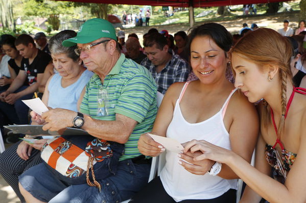 Día de la Familia EPM 2017
Día de la Familia EPM 2017
Fecha: Julio 16 de 2017
Para descargar esta fotografía en alta resolución, haga clic sobre la imagen hasta que la misma se despliegue en la pantalla completa; luego dé clic derecho y elija la opción "guardar imagen como". 
En caso de publicación por cualquier medio, solicitamos acompañarla del crédito: "Foto EPM"
Palabras clave: Día Familia EPM 2017
