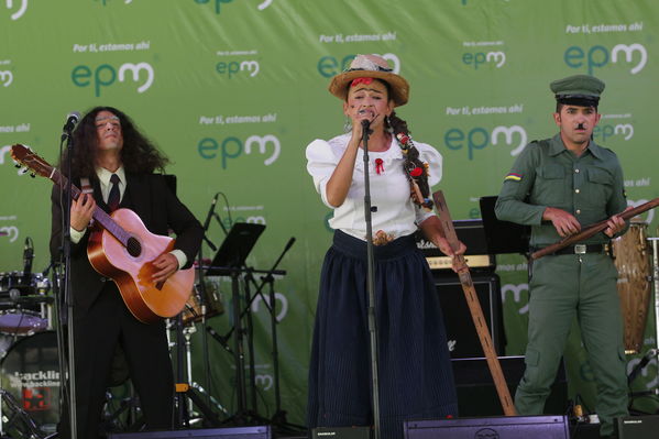 Día de la Familia EPM 2017
Día de la Familia EPM 2017
Fecha: Julio 16 de 2017
Para descargar esta fotografía en alta resolución, haga clic sobre la imagen hasta que la misma se despliegue en la pantalla completa; luego dé clic derecho y elija la opción "guardar imagen como". 
En caso de publicación por cualquier medio, solicitamos acompañarla del crédito: "Foto EPM"
Palabras clave: Día Familia EPM 2017