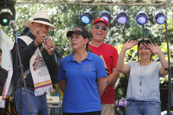 Día de la Familia EPM 2017
Día de la Familia EPM 2017
Fecha: Julio 16 de 2017
Para descargar esta fotografía en alta resolución, haga clic sobre la imagen hasta que la misma se despliegue en la pantalla completa; luego dé clic derecho y elija la opción "guardar imagen como". 
En caso de publicación por cualquier medio, solicitamos acompañarla del crédito: "Foto EPM"
Palabras clave: Día Familia EPM 2017