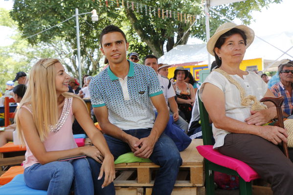 Día de la Familia EPM 2017
Día de la Familia EPM 2017
Fecha: Julio 16 de 2017
Para descargar esta fotografía en alta resolución, haga clic sobre la imagen hasta que la misma se despliegue en la pantalla completa; luego dé clic derecho y elija la opción "guardar imagen como". 
En caso de publicación por cualquier medio, solicitamos acompañarla del crédito: "Foto EPM"
Palabras clave: Día Familia EPM 2017