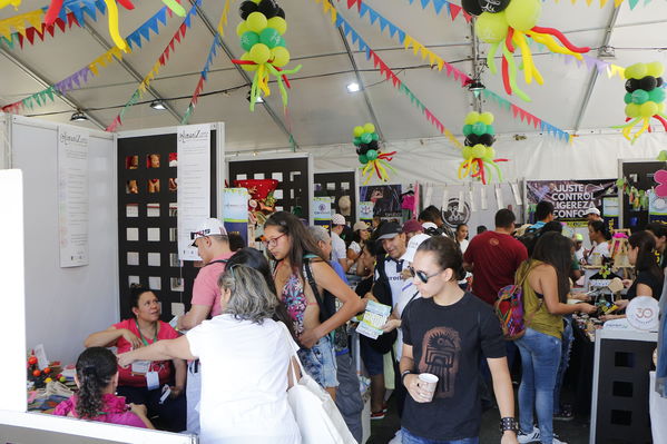 Día de la Familia EPM 2017
Día de la Familia EPM 2017
Fecha: Julio 16 de 2017
Para descargar esta fotografía en alta resolución, haga clic sobre la imagen hasta que la misma se despliegue en la pantalla completa; luego dé clic derecho y elija la opción "guardar imagen como". 
En caso de publicación por cualquier medio, solicitamos acompañarla del crédito: "Foto EPM"
Palabras clave: Día Familia EPM 2017