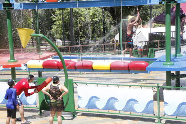 Día de la Familia EPM 2017
Día de la Familia EPM 2017
Fecha: Julio 16 de 2017
Para descargar esta fotografía en alta resolución, haga clic sobre la imagen hasta que la misma se despliegue en la pantalla completa; luego dé clic derecho y elija la opción "guardar imagen como". 
En caso de publicación por cualquier medio, solicitamos acompañarla del crédito: "Foto EPM"
Palabras clave: Día Familia EPM 2017