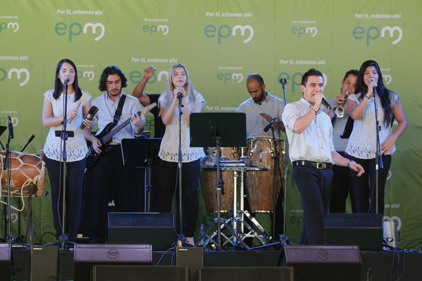 Día de la Familia EPM 2017
Día de la Familia EPM 2017
Fecha: Julio 16 de 2017
Para descargar esta fotografía en alta resolución, haga clic sobre la imagen hasta que la misma se despliegue en la pantalla completa; luego dé clic derecho y elija la opción "guardar imagen como". 
En caso de publicación por cualquier medio, solicitamos acompañarla del crédito: "Foto EPM"
Palabras clave: Día Familia EPM 2017