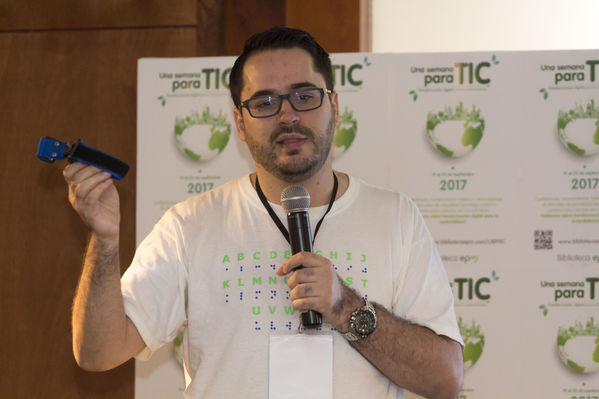 Semana TIC
Semana TIC
Fecha: Septiembre 19 de 2017
Para descargar esta fotografía en alta resolución, haga clic sobre la imagen hasta que la misma se despliegue en la pantalla completa; luego dé clic derecho y elija la opción "guardar imagen como". 
En caso de publicación por cualquier medio, solicitamos acompañarla del crédito: "Foto EPM"
Palabras clave: Semana TIC