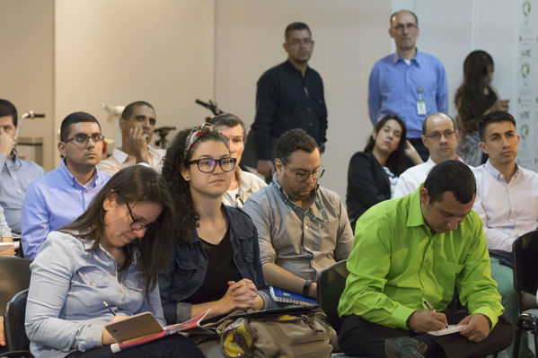 Semana TIC
Semana TIC
Fecha: Septiembre 19 de 2017
Para descargar esta fotografía en alta resolución, haga clic sobre la imagen hasta que la misma se despliegue en la pantalla completa; luego dé clic derecho y elija la opción "guardar imagen como". 
En caso de publicación por cualquier medio, solicitamos acompañarla del crédito: "Foto EPM"
Palabras clave: Semana TIC