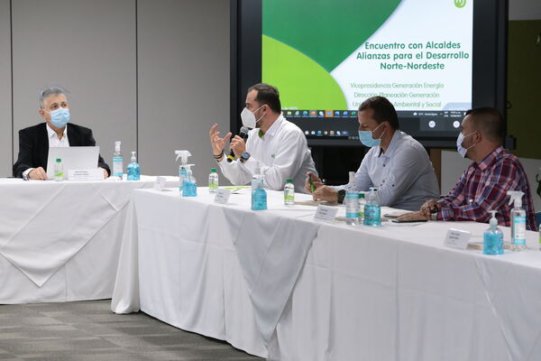 Reunión Gerente EPM con alcaldes región Norte Nordeste
Reunión Gerente EPM con alcaldes región Norte Nordeste
Fecha: 13 Agosto 2021
Para descargar esta fotografía en alta resolución, haga clic sobre la imagen hasta que la misma se despliegue en la pantalla completa; luego dé clic derecho y elija la opción "guardar imagen como". 
En caso de publicación por cualquier medio, solicitamos acompañarla del crédito: "Foto EPM"
Palabras clave: Reunión Gerente EPM con alcaldes región Norte Nordeste