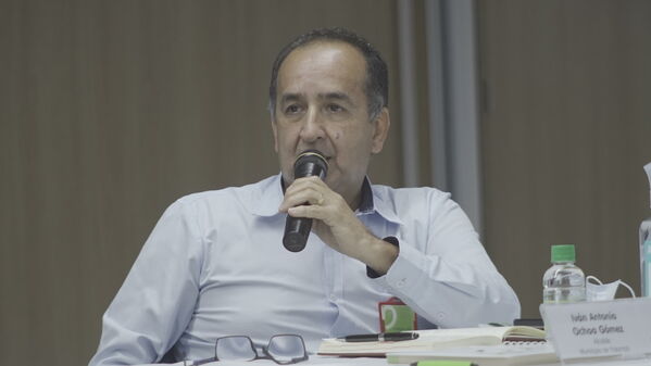 Reunión Gerente EPM con alcaldes región Norte Nordeste
Reunión Gerente EPM con alcaldes región Norte Nordeste
Fecha: 13 Agosto 2021
Para descargar esta fotografía en alta resolución, haga clic sobre la imagen hasta que la misma se despliegue en la pantalla completa; luego dé clic derecho y elija la opción "guardar imagen como". 
En caso de publicación por cualquier medio, solicitamos acompañarla del crédito: "Foto EPM"
Palabras clave: Reunión Gerente EPM con alcaldes región Norte Nordeste