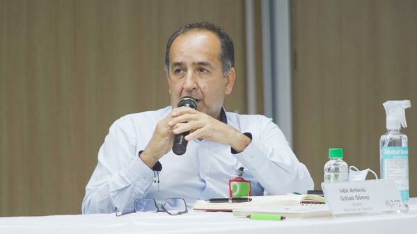 Reunión gerente EPM alcaldes regiones norte - noreste
Reunión gerente EPM alcaldes regiones norte - noreste
Fecha: 13 Agosto 2021
Para descargar esta fotografía en alta resolución, haga clic sobre la imagen hasta que la misma se despliegue en la pantalla completa; luego dé clic derecho y elija la opción "guardar imagen como". 
En caso de publicación por cualquier medio, solicitamos acompañarla del crédito: "Foto EPM"
Palabras clave: Reunión gerente EPM alcaldes regiones norte - noreste