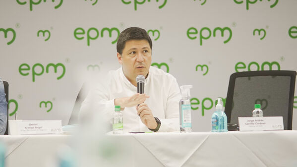 Reunión gerente EPM alcaldes regiones norte - noreste
Reunión gerente EPM alcaldes regiones norte - noreste
Fecha: 13 Agosto 2021
Para descargar esta fotografía en alta resolución, haga clic sobre la imagen hasta que la misma se despliegue en la pantalla completa; luego dé clic derecho y elija la opción "guardar imagen como". 
En caso de publicación por cualquier medio, solicitamos acompañarla del crédito: "Foto EPM"
Palabras clave: Reunión gerente EPM alcaldes regiones norte - noreste