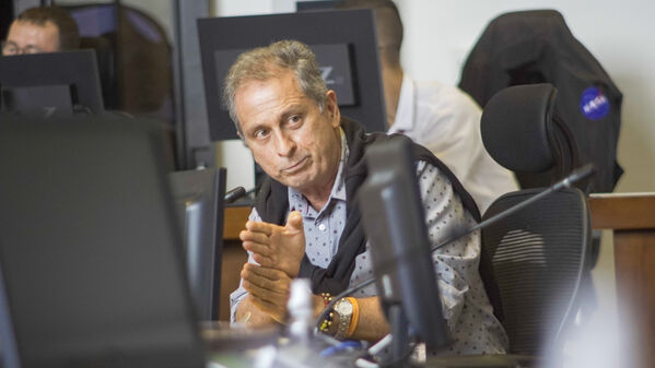 Sesión del Consejo sobre el proceso de enajenación de acciones de UNE e Invertelco
Sesión del Consejo sobre el proceso de enajenación de acciones de UNE e Invertelco
Fecha: 19 Agosto 2021
Para descargar esta fotografía en alta resolución, haga clic sobre la imagen hasta que la misma se despliegue en la pantalla completa; luego dé clic derecho y elija la opción "guardar imagen como". 
En caso de publicación por cualquier medio, solicitamos acompañarla del crédito: "Foto EPM"
Palabras clave: Sesión  Consejo sobre proceso enajenación acciones  UNE  Invertelco