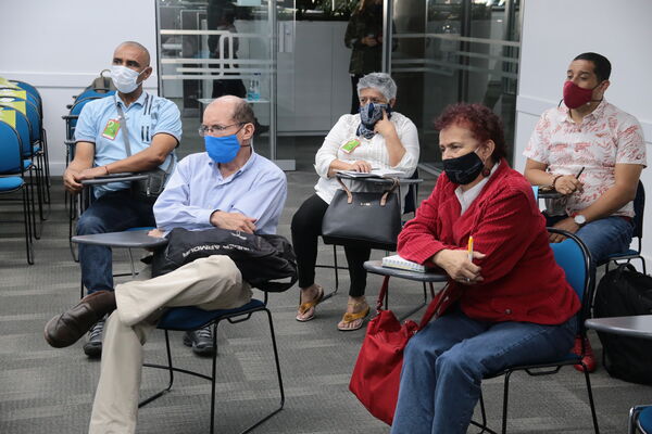 Socialización enajenación acciones EPM UNE Asocomunal
Socialización enajenación acciones EPM UNE Asocomunal
Fecha: 12 Agosto 2021
Para descargar esta fotografía en alta resolución, haga clic sobre la imagen hasta que la misma se despliegue en la pantalla completa; luego dé clic derecho y elija la opción "guardar imagen como". 
En caso de publicación por cualquier medio, solicitamos acompañarla del crédito: "Foto EPM"
Palabras clave: Socialización enajenación acciones EPM UNE Asocomunal