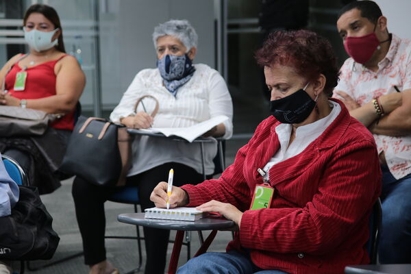 Socialización enajenación acciones EPM UNE Asocomunal
Socialización enajenación acciones EPM UNE Asocomunal
Fecha: 12 Agosto 2021
Para descargar esta fotografía en alta resolución, haga clic sobre la imagen hasta que la misma se despliegue en la pantalla completa; luego dé clic derecho y elija la opción "guardar imagen como". 
En caso de publicación por cualquier medio, solicitamos acompañarla del crédito: "Foto EPM"
Palabras clave: Socialización enajenación acciones EPM UNE Asocomunal
