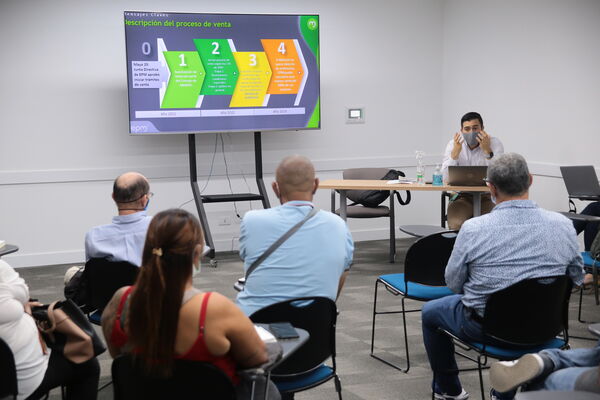 Socialización enajenación acciones EPM UNE Asocomunal
Socialización enajenación acciones EPM UNE Asocomunal
Fecha: 12 Agosto 2021
Para descargar esta fotografía en alta resolución, haga clic sobre la imagen hasta que la misma se despliegue en la pantalla completa; luego dé clic derecho y elija la opción "guardar imagen como". 
En caso de publicación por cualquier medio, solicitamos acompañarla del crédito: "Foto EPM"
Palabras clave: Socialización enajenación acciones EPM UNE Asocomunal