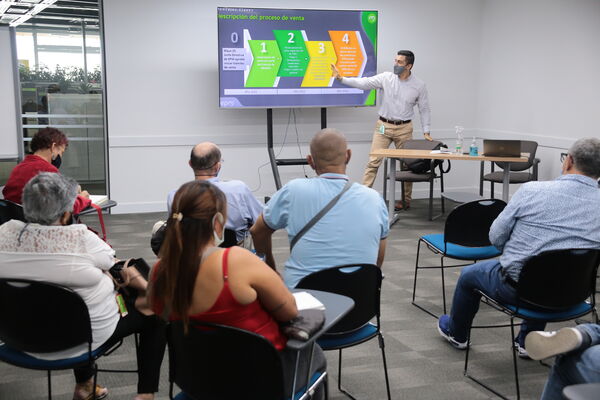 Socialización enajenación acciones EPM UNE Asocomunal
Socialización enajenación acciones EPM UNE Asocomunal
Fecha: 12 Agosto 2021
Para descargar esta fotografía en alta resolución, haga clic sobre la imagen hasta que la misma se despliegue en la pantalla completa; luego dé clic derecho y elija la opción "guardar imagen como". 
En caso de publicación por cualquier medio, solicitamos acompañarla del crédito: "Foto EPM"
Palabras clave: Socialización enajenación acciones EPM UNE Asocomunal