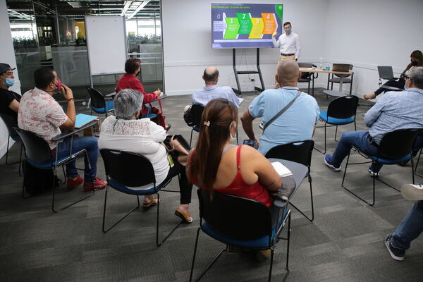 Socialización enajenación acciones EPM UNE Asocomunal
Socialización enajenación acciones EPM UNE Asocomunal
Fecha: 12 Agosto 2021
Para descargar esta fotografía en alta resolución, haga clic sobre la imagen hasta que la misma se despliegue en la pantalla completa; luego dé clic derecho y elija la opción "guardar imagen como". 
En caso de publicación por cualquier medio, solicitamos acompañarla del crédito: "Foto EPM"
Palabras clave: Socialización enajenación acciones EPM UNE Asocomunal