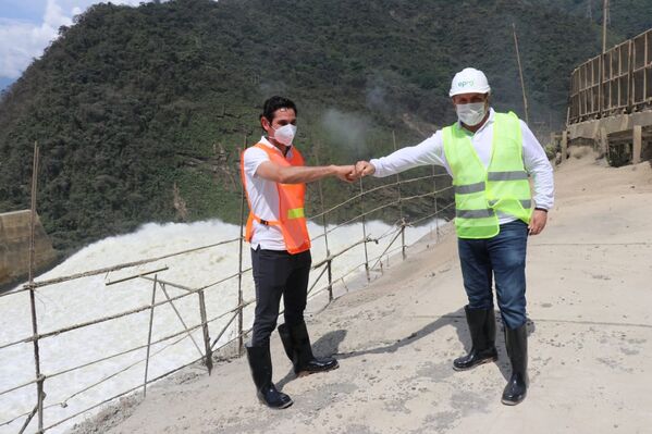 Visitas Gerente General EPM proyecto hidroeléctrico Ituango
Visitas Gerente General EPM proyecto hidroeléctrico Ituango.
Fecha: 2021 5 Enero
Para descargar esta fotografía en alta resolución, haga clic sobre la imagen hasta que la misma se despliegue en la pantalla completa; luego dé clic derecho y elija la opción "guardar imagen como". 
En caso de publicación por cualquier medio, solicitamos acompañarla del crédito: "Foto EPM"
Palabras clave: Visitas Gerente General EPM proyecto hidroeléctrico Ituango