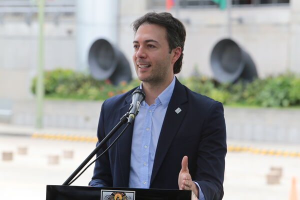 Jorge Andrés Carrillo Gerente EPM
Jorge Andrés Carrillo Gerente EPM.
Fecha: 13 Abril 2021.
Para descargar esta fotografía en alta resolución, haga clic sobre la imagen hasta que la misma se despliegue en la pantalla completa; luego dé clic derecho y elija la opción "guardar imagen como". 
En caso de publicación por cualquier medio, solicitamos acompañarla del crédito: "Foto EPM"
Palabras clave: Jorge Andrés Carrillo Gerente EPM