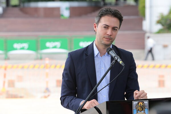 Jorge Andrés Carrillo Gerente EPM
Jorge Andrés Carrillo Gerente EPM.
Fecha: 13 Abril 2021.
Para descargar esta fotografía en alta resolución, haga clic sobre la imagen hasta que la misma se despliegue en la pantalla completa; luego dé clic derecho y elija la opción "guardar imagen como". 
En caso de publicación por cualquier medio, solicitamos acompañarla del crédito: "Foto EPM"
Palabras clave: Jorge Andrés Carrillo Gerente EPM