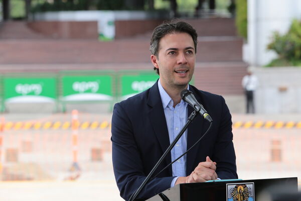 Jorge Andrés Carrillo Gerente EPM
Jorge Andrés Carrillo Gerente EPM.
Fecha: 13 Abril 2021.
Para descargar esta fotografía en alta resolución, haga clic sobre la imagen hasta que la misma se despliegue en la pantalla completa; luego dé clic derecho y elija la opción "guardar imagen como". 
En caso de publicación por cualquier medio, solicitamos acompañarla del crédito: "Foto EPM"
Palabras clave: Jorge Andrés Carrillo Gerente EPM