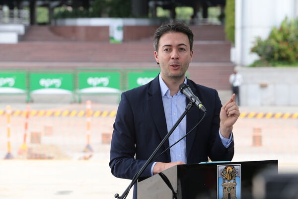 Jorge Andrés Carrillo Gerente EPM
Jorge Andrés Carrillo Gerente EPM.
Fecha: 13 Abril 2021.
Para descargar esta fotografía en alta resolución, haga clic sobre la imagen hasta que la misma se despliegue en la pantalla completa; luego dé clic derecho y elija la opción "guardar imagen como". 
En caso de publicación por cualquier medio, solicitamos acompañarla del crédito: "Foto EPM"
Palabras clave: Jorge Andrés Carrillo Gerente EPM