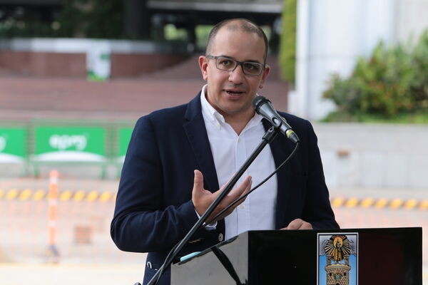 Jorge Andrés Carrillo Gerente EPM
Jorge Andrés Carrillo Gerente EPM.
Fecha: 13 Abril 2021.
Para descargar esta fotografía en alta resolución, haga clic sobre la imagen hasta que la misma se despliegue en la pantalla completa; luego dé clic derecho y elija la opción "guardar imagen como". 
En caso de publicación por cualquier medio, solicitamos acompañarla del crédito: "Foto EPM"
Palabras clave: Jorge Andrés Carrillo Gerente EPM