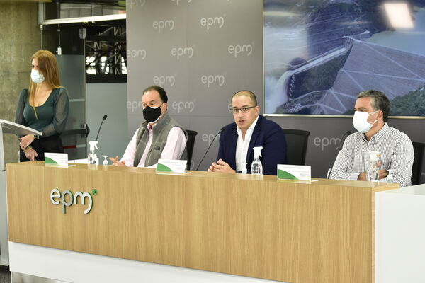 Rueda prensa anuncio contraloría cuentas contratistas proyecto Hidroituang
Rueda prensa anuncio contraloría cuentas contratistas proyecto Hidroituango.
Fecha: 2021 ABRIL 21
Para descargar esta fotografía en alta resolución, haga clic sobre la imagen hasta que la misma se despliegue en la pantalla completa; luego dé clic derecho y elija la opción "guardar imagen como". 
En caso de publicación por cualquier medio, solicitamos acompañarla del crédito: "Foto EPM"
Palabras clave: Rueda prensa anuncio contraloría cuentas contratistas proyecto Hidroituang