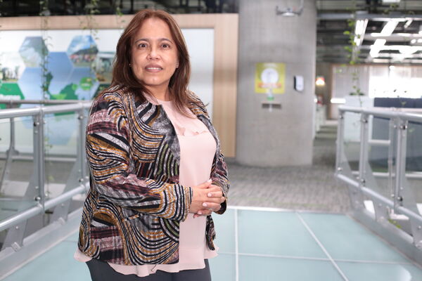 Diana Rua VP Ejecutiva Finanzas Inversione
Diana Rua VP Ejecutiva Finanzas Inversiones. 
Fecha: 27 Abril 2021
Para descargar esta fotografía en alta resolución, haga clic sobre la imagen hasta que la misma se despliegue en la pantalla completa; luego dé clic derecho y elija la opción "guardar imagen como". 
En caso de publicación por cualquier medio, solicitamos acompañarla del crédito: "Foto EPM"
Palabras clave: Diana Rua VP Ejecutiva Finanzas Inversione