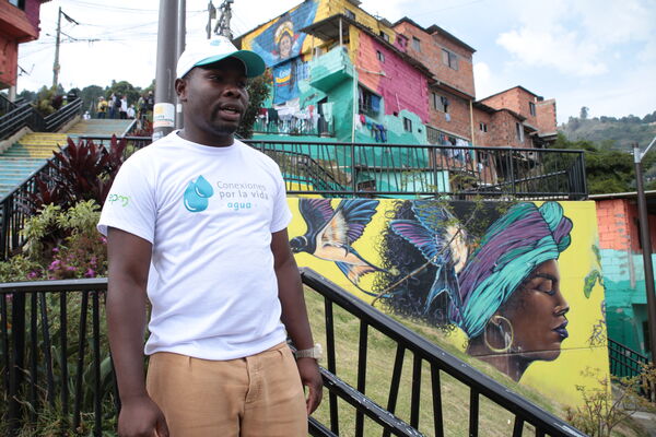 Conexiones por la Vida Barrio Esfuerzos de Paz
Conexiones por la Vida Barrio Esfuerzos de Paz
Fecha: 13 Agosto 2021
Para descargar esta fotografía en alta resolución, haga clic sobre la imagen hasta que la misma se despliegue en la pantalla completa; luego dé clic derecho y elija la opción "guardar imagen como". 
En caso de publicación por cualquier medio, solicitamos acompañarla del crédito: "Foto EPM"
Palabras clave: Conexiones por la Vida Barrio Esfuerzos de Paz