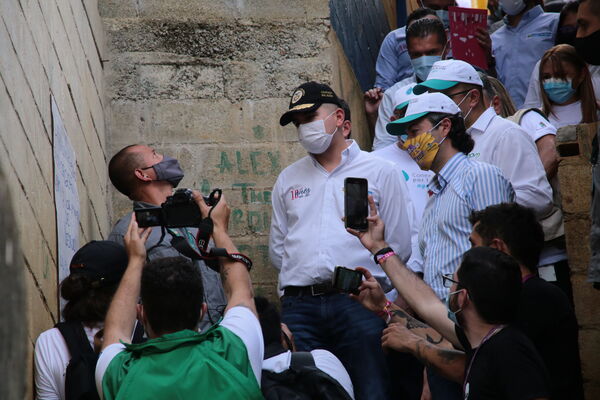 Conexiones por la Vida Barrio Esfuerzos de Paz
Conexiones por la Vida Barrio Esfuerzos de Paz
Fecha: 13 Agosto 2021
Para descargar esta fotografía en alta resolución, haga clic sobre la imagen hasta que la misma se despliegue en la pantalla completa; luego dé clic derecho y elija la opción "guardar imagen como". 
En caso de publicación por cualquier medio, solicitamos acompañarla del crédito: "Foto EPM"
Palabras clave: Conexiones por la Vida Barrio Esfuerzos de Paz