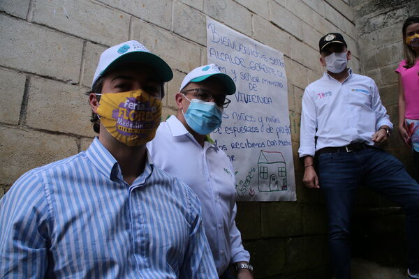 Conexiones por la Vida Barrio Esfuerzos de Paz
Conexiones por la Vida Barrio Esfuerzos de Paz
Fecha: 13 Agosto 2021
Para descargar esta fotografía en alta resolución, haga clic sobre la imagen hasta que la misma se despliegue en la pantalla completa; luego dé clic derecho y elija la opción "guardar imagen como". 
En caso de publicación por cualquier medio, solicitamos acompañarla del crédito: "Foto EPM"
Palabras clave: Conexiones por la Vida Barrio Esfuerzos de Paz