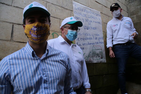 Conexiones por la Vida Barrio Esfuerzos de Paz
Conexiones por la Vida Barrio Esfuerzos de Paz
Fecha: 13 Agosto 2021
Para descargar esta fotografía en alta resolución, haga clic sobre la imagen hasta que la misma se despliegue en la pantalla completa; luego dé clic derecho y elija la opción "guardar imagen como". 
En caso de publicación por cualquier medio, solicitamos acompañarla del crédito: "Foto EPM"
Palabras clave: Conexiones por la Vida Barrio Esfuerzos de Paz